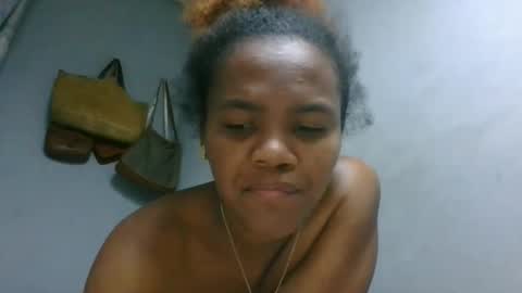 Snapshot of clarisse98 chatting on January 8, 6:16 am clarisse98 online show from January 8, 6:16 am