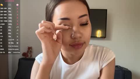 Lili online show from June 1, 1:24 pm