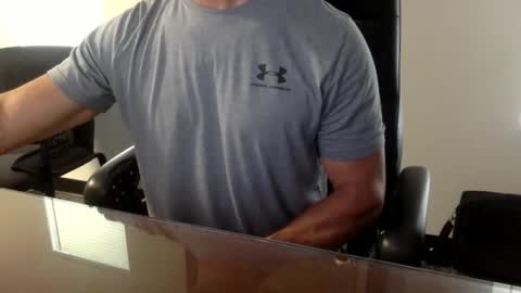 Snapshot of clemike69 chatting on May 27, 3:42 pm clemike69 online show from May 27, 3:42 pm