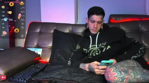 Snapshot of cleosexxx chatting on June 7, 5:11 am cleo y maikol online show from June 7, 5:11 am