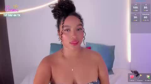 Snapshot of cloe_25 chatting on February 19, 10:39 pm cloe_25 online show from February 19, 10:39 pm