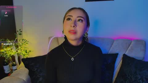 cloe_martinezz_ online show from May 8, 7:36 am