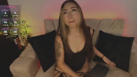 cloe_martinezz_ online show from May 27, 8:17 pm