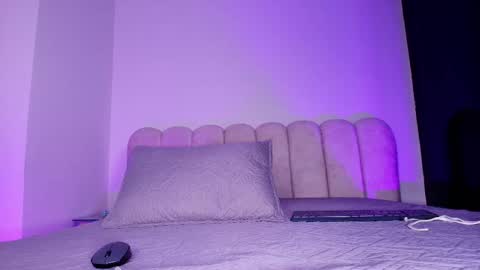 Cloe  Stanfort online show from December 4, 7:33 pm