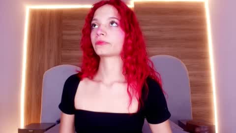 Snapshot of cloe_stanfort chatting on June 3, 7:19 pm Cloe Stanfort online show from June 3, 7:19 pm