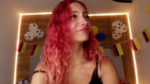Snapshot of cloe_stanfort chatting on June 16, 7:27 pm Cloe Stanfort online show from June 16, 7:27 pm