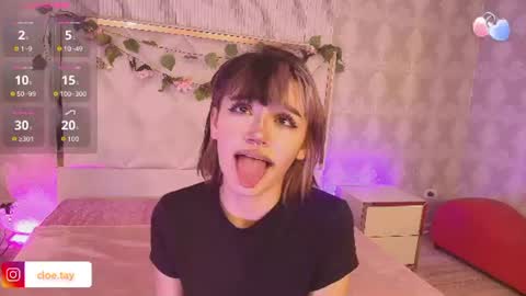 cloee_tay1 online show from July 26, 11:28 am