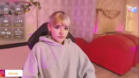 cloee_tay1 online show from July 31, 11:20 am