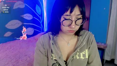 Elizabeth online show from June 2, 11:12 am
