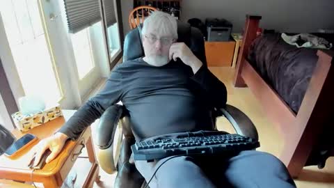 cloudalert62 online show from March 22, 5:38 pm