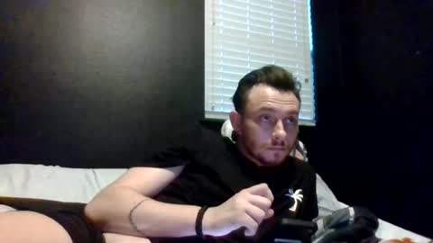 tallhungandcloudy online show from June 27, 3:22 am