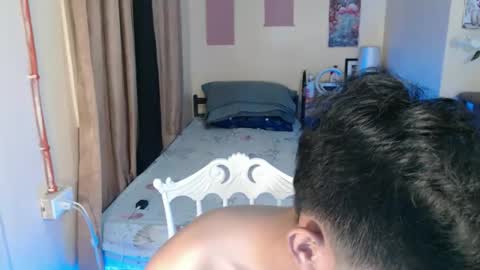 clyde_twinkx online show from April 28, 6:51 am