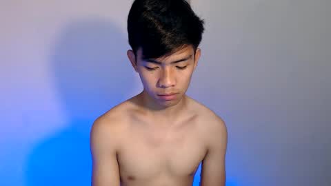 clyde_twinkx online show from June 9, 2:12 am