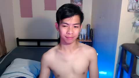 clyde_twinkx online show from June 17, 6:27 am