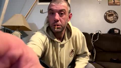 Snapshot of coachg12 chatting on January 19, 12:58 am coachg12 online show from January 19, 12:58 am