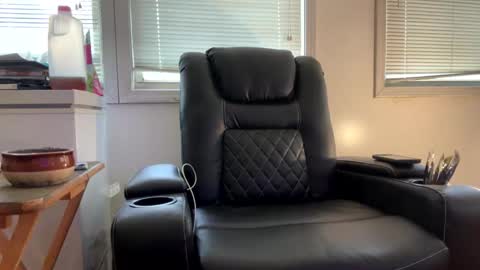 Snapshot of coachg12 chatting on April 5, 1:52 pm coachg12 online show from April 5, 1:52 pm