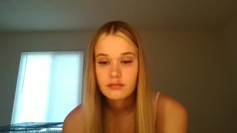 Snapshot of cocostreams chatting on April 7, 10:09 pm cocostreams online show from April 7, 10:09 pm