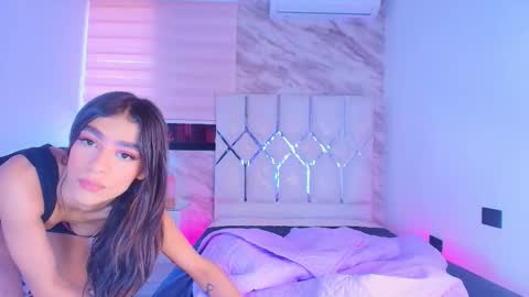 colett online show from November 7, 12:05 pm