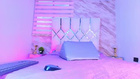 colett online show from April 1, 1:12 pm