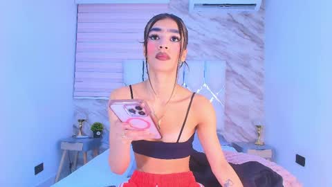 colett online show from April 22, 11:56 am