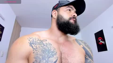 college_muscle_ass online show from July 20, 7:16 pm