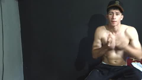 Snapshot of colton_eyes chatting on February 20, 4:29 pm colton online show from February 20, 4:29 pm