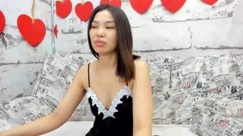 Snapshot of comely_camillla chatting on March 17, 1:54 am Camilla online show from March 17, 1:54 am