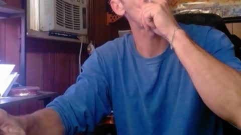 Nelson or ComicKing and sometime Peachy143 online show from April 6, 11:27 pm