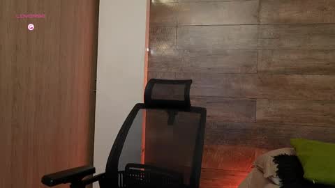 connor_h1 online show from April 17, 4:37 am