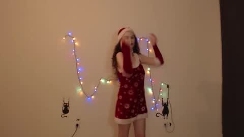 Snapshot of coolamber chatting on December 23, 3:04 am Amber online show from December 23, 3:04 am