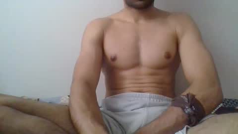 coolboy75289 online show from March 8, 6:44 pm