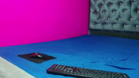 Snapshot of coral_whore18 chatting on May 26, 1:29 pm Coral online show from May 26, 1:29 pm
