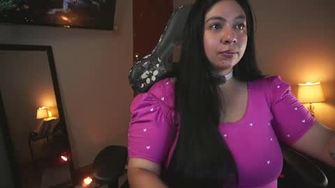 Snapshot of coraline_latin chatting on May 1, 12:26 am Coraline online show from May 1, 12:26 am