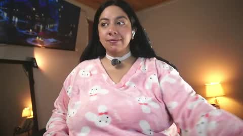 Snapshot of coraline_latin chatting on May 3, 12:55 pm Coraline online show from May 3, 12:55 pm