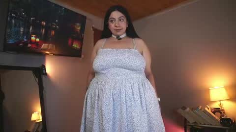 Snapshot of coraline_latin chatting on May 5, 12:18 am Coraline online show from May 5, 12:18 am