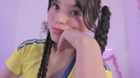 Coraline uwu     Bienvenidos al dulce mundo de Coraline    Hola amores soy Coraline  Una chica  tierna juguetona online show from June 17, 10:32 pm