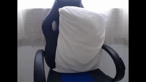 Snapshot of corolaxxl chatting on December 16, 4:34 pm corolaxxl online show from December 16, 4:34 pm