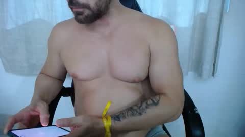 Snapshot of corolaxxl chatting on January 11, 9:20 pm corolaxxl online show from January 11, 9:20 pm