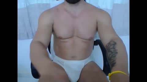 Snapshot of corolaxxl chatting on February 3, 2:10 am corolaxxl online show from February 3, 2:10 am