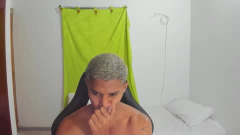 Ethan  online show from June 1, 3:14 pm