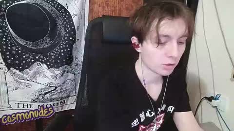 Snapshot of cosmonudes chatting on January 8, 9:28 pm Barry online show from January 8, 9:28 pm