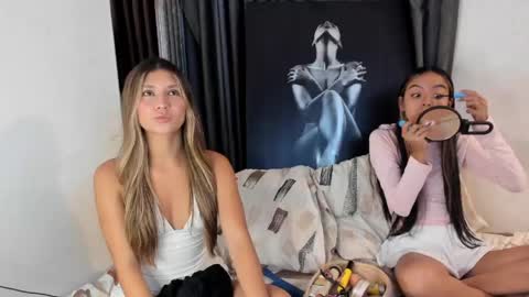 couple_funnyy online show from May 29, 10:52 pm