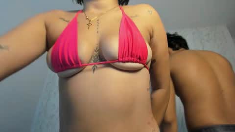 Snapshot of couple_hardroom chatting on February 12, 1:00 am couple_hardroom online show from February 12, 1:00 am