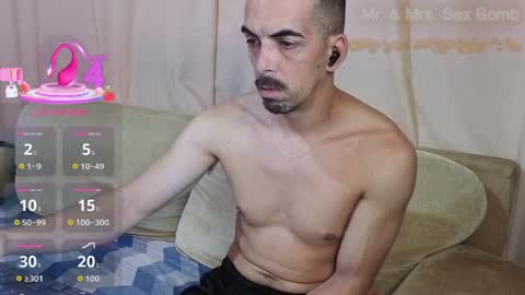 Snapshot of couple_sex_bomb chatting on April 2, 12:25 pm Mr. Mrs. Sex Bomb online show from April 2, 12:25 pm