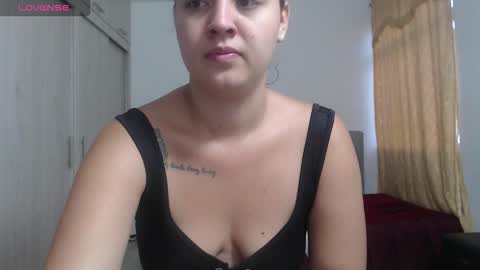 Snapshot of couple_sexandlove chatting on October 24, 11:17 am ALEJANDRO Y EMILY online show from October 24, 11:17 am