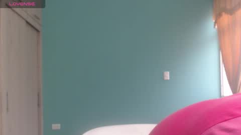 Snapshot of couple_sexandlove chatting on December 15, 12:31 pm ALEJANDRO Y EMILY online show from December 15, 12:31 pm