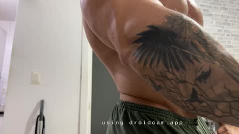 couplemuscle40 online show from February 20, 3:23 pm