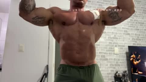 couplemuscle40 online show from March 17, 6:00 pm