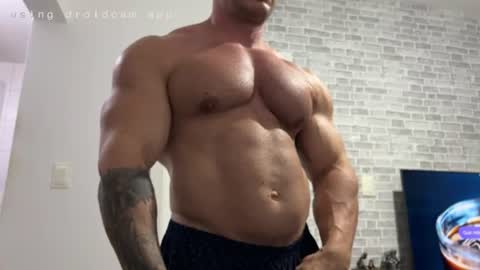 couplemuscle40 online show from June 15, 10:12 pm