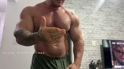 couplemuscle40 online show from June 25, 1:15 pm